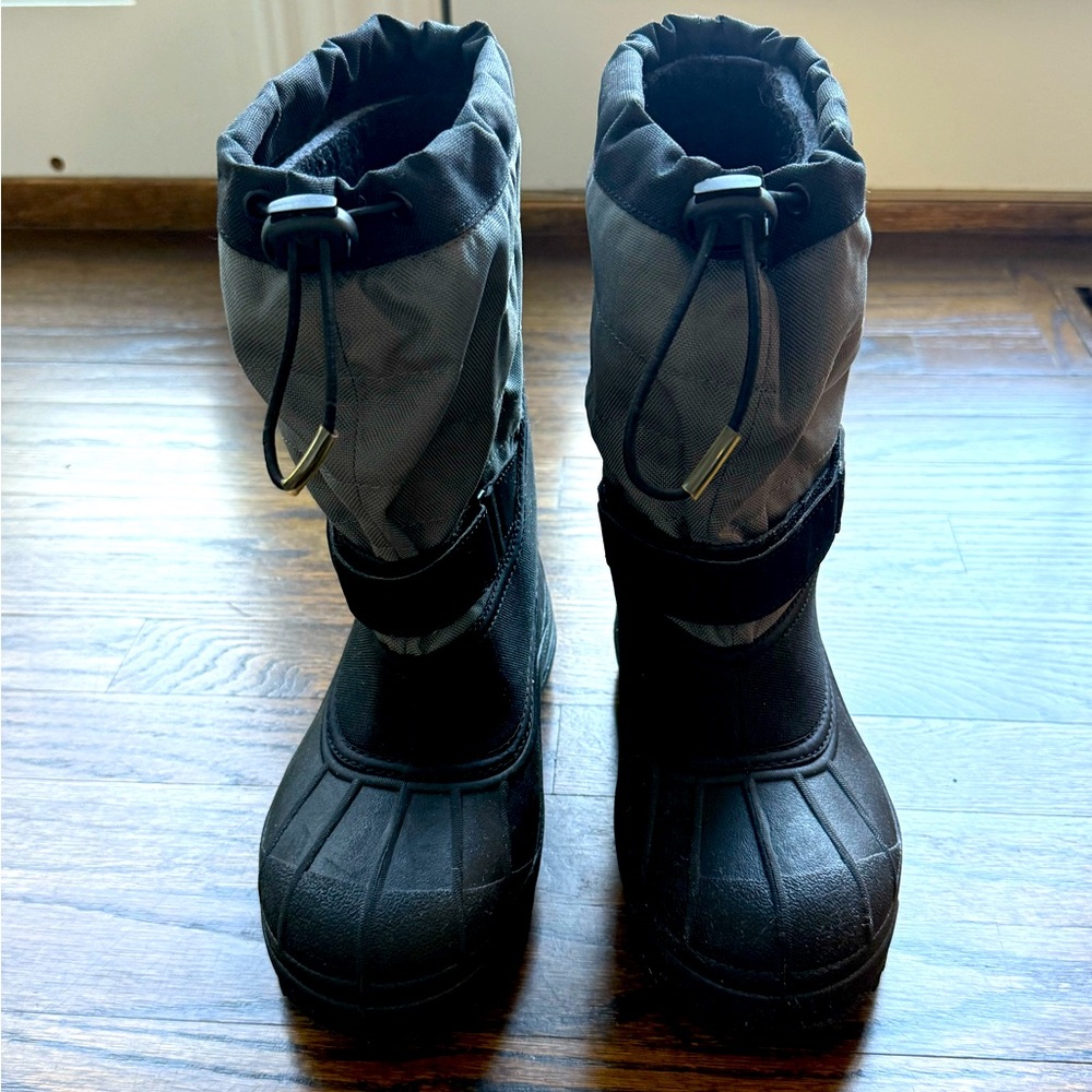 Columbia Boys Snow Boots, size 4